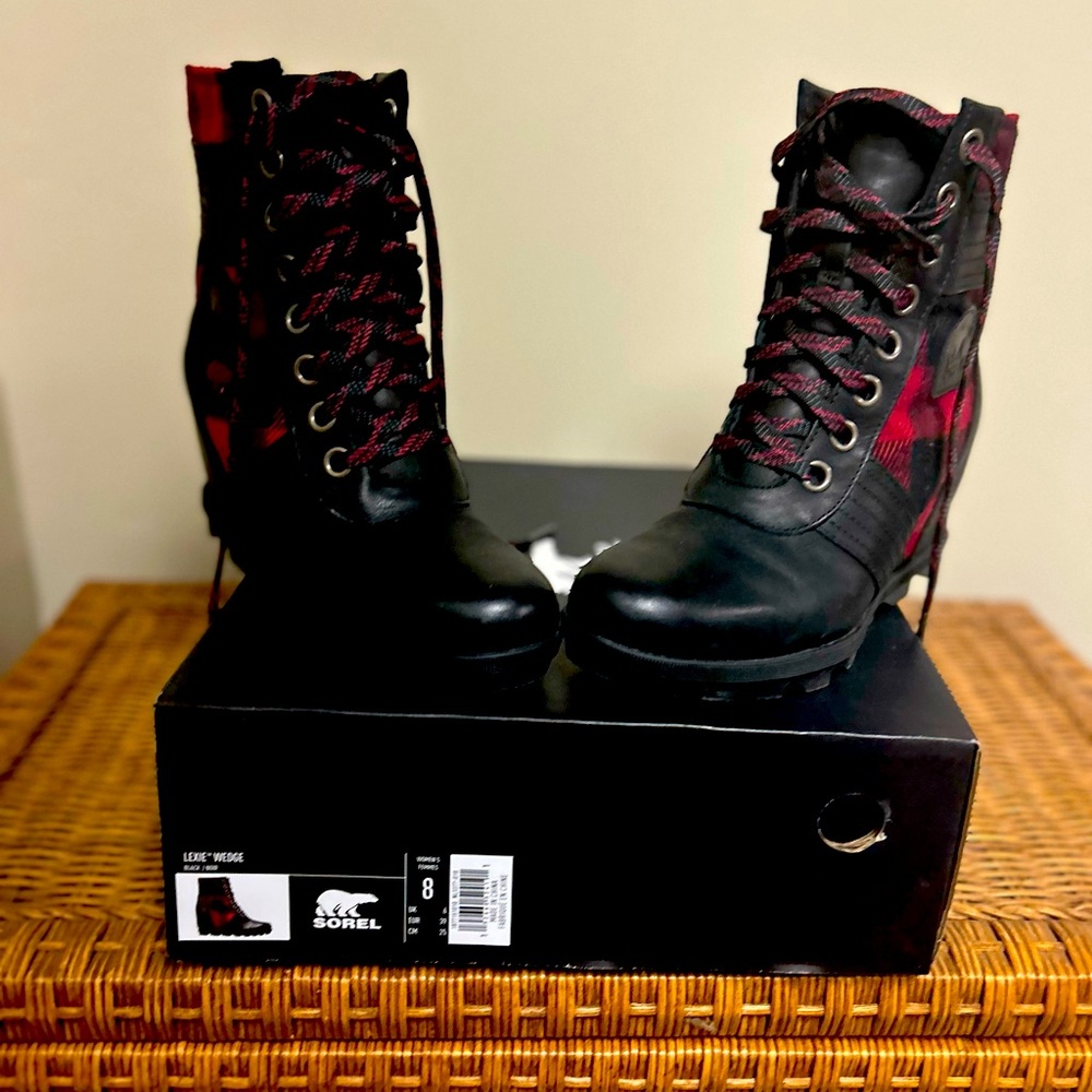 Sorel Women's Buffalo Plaid Black and Red Boots in original box